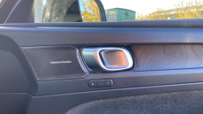 Volvo Xc40 1.5 T5 Recharge PHEV Ultimate Dark 5dr Auto Estate